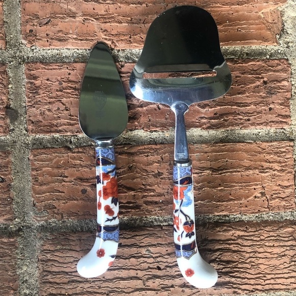 Recycled Blue Glass Wine Bottle Cheese Tray, Cheese Slicer, Server & Napkins - Picture 5 of 11